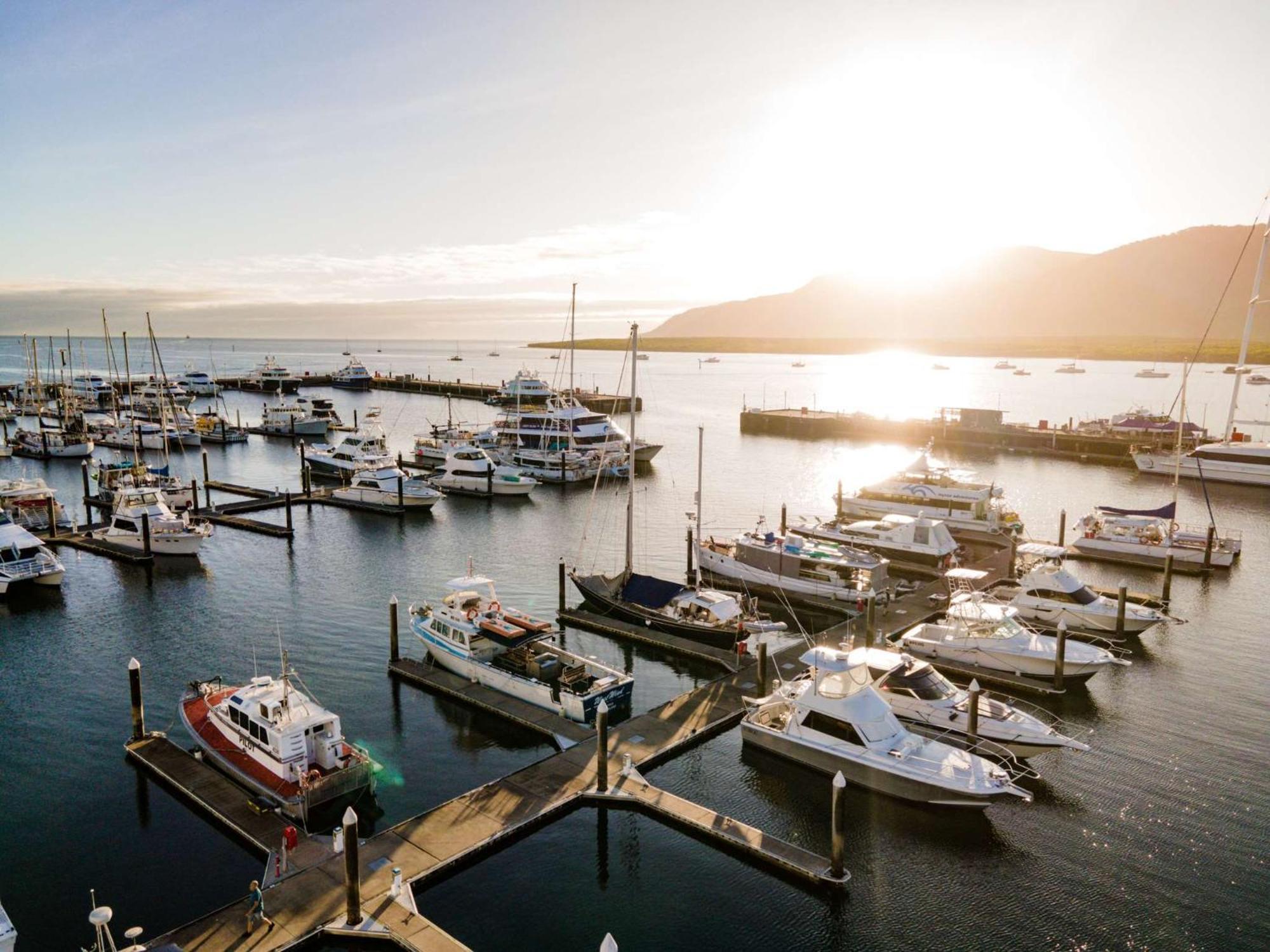 Shangri-La The Marina, Cairns Exteriör bild Hobart Marina